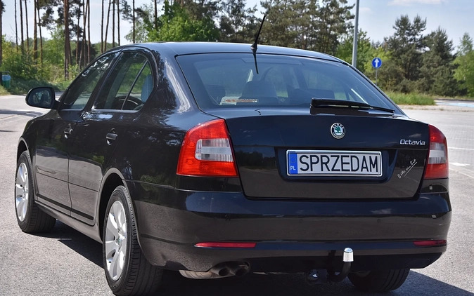 Skoda Octavia cena 19900 przebieg: 200000, rok produkcji 2011 z Kielce małe 667